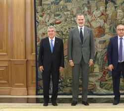u Majestad el Rey junto al presidente del Comité Olímpico Internacional, Thomas Bach, y el presidente del Comité Olímpico Español, Alejandro Blanco Br