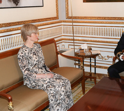 Don Felipe conversa con la embajadora de la República de Islandia, Unnur Orradóttir-Ramette