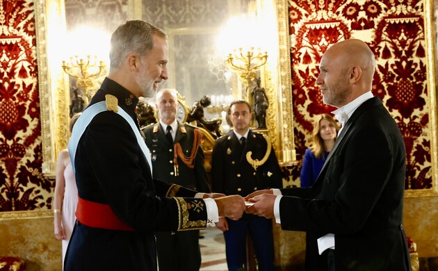 Su Majestad el Rey recibió en el Palacio Real de Madrid las Cartas Credenciales del embajador del Reino de los Países Bajos, Roel Nieuwenkamp