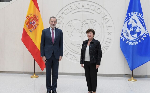 Don Felipe acompañado de la presidenta del Fondo Monetario Internacional (FMI), Kristalina Georgieva