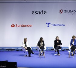 Las participantes de la segunda mesa redonda celebrada en el acto del Palacio Municipal de Congresos de Madrid