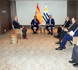 Encuentro bilateral de Su Majestad el Rey con el presidente de la República Oriental del Uruguay, Luis Lacalle
