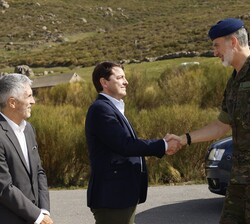 Su Majestad el Rey recibe el saludo del presidente de la Junta de Castilla y León, Alfonso Fernández Mañueco