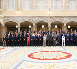 Fotografía de grupo de Su Majestad el Rey con la XXV promoción del Cuerpo Superior de Sistemas y Tecnologías de la Información de la Administración del Estado