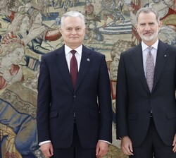 Su Majestad el Rey con el Presidente de la República de Lituania, Sr. Gitanas Nausėda