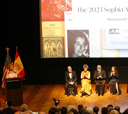 Su Majestad la Reina Doña Sofía durante su intervención en la ceremonia de entrega de los “Premios Sophia a la Excelencia” del Queen Sofía Spanish Institute