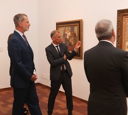 Don Felipe durante su visita al Museo de la Fundación Joan Miró