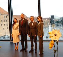 Sus Majestades los Reyes y Sus Altezas Reales los Príncipes herederos de Dinamarca en el Centro de Arquitectura Danés