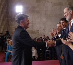 Su Majestad el Rey entrega el “Premio Rei Jaume I” a Alfonso Jiménez Rodríguez-Vila, en el premio al Emprendedor
