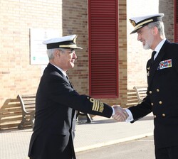 Su Majestad el Rey recibe el saludo del Almirante General Jefe de Estado Mayor de la Armada (AJEMA), Antonio Piñeiro Sánchez