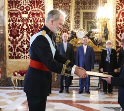 Su Majestad el Rey recibe en el Palacio Real de Madrid las Cartas Credenciales del embajador de la República Islámica de Irán, Reza Zabib
