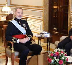 Su Majestad el Rey conversa con el embajador de la República Islámica de Irán, Reza Zabib, tras recibir las Cartas Credenciales