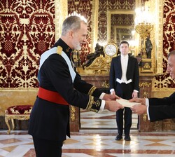 Su Majestad el Rey recibe en el Palacio Real de Madrid las Cartas Credenciales del embajador de la República de Macedonia del Norte, Edmond Ademi