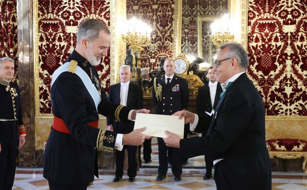 Su Majestad el Rey recibe en el Palacio Real de Madrid las Cartas Credenciales del embajador de la República Italiana, Giuseppe Maria Buccino Grimaldi