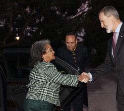 Su Majestad el Rey recibe el saludo de a Presidenta de la República Democrática Federal de Etiopía, Sra. Sahle-Work Zewde