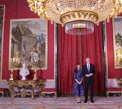 Sus Majestades los Reyes momentos previos a recibir a Sus Excelencias el Presidente de la República de Guatemala, Sr. César Bernardo Arévalo de León y