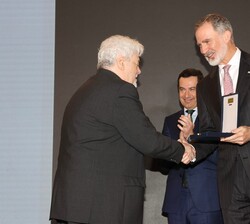 Don Mario Gas, actor y director de escena, recibe la medalla de oro al mérito en las Bellas Artes 2022