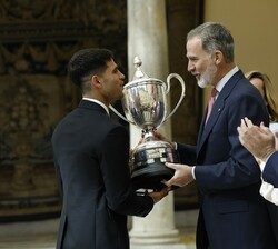 Su Majestad el Rey entrega el premio Rey Felipe, al mejor deportista español del año a Carlos Alcaraz