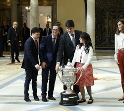 Sus Majestades los Reyes entregan el premio Infanta Sofía, a la actividad deportiva entre personas con discapacidad al presidente de la Fundación Síndrome de Down de Madrid, Ignacio Egea y a la deportista Zulema Morales