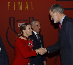 Su Majestad el Rey recibe el saludo de la presidenta de las Illes Balears, Margalida Prohens