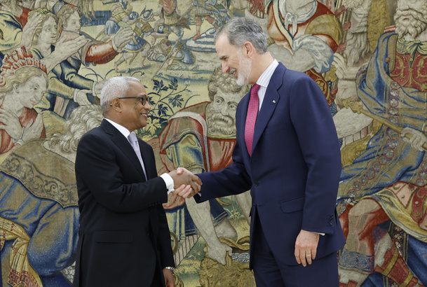 Su Majestad el Rey recibe el saludo del Presidente de la República de Cabo Verde, Sr. José María Pereira Neves