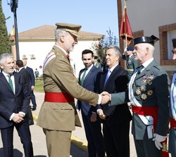 Su Majestad el Rey recibido por el director Adjunto Operativo de la Dirección General de la Guardia Civil, Manuel Llamas Fernández
