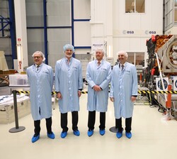 En el Centro Europeo de Investigación y Tecnología Espacial de la Agencia Europea Espacial (ESA-ESTEC)