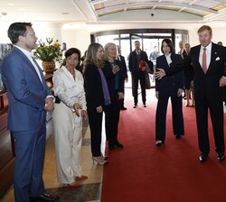 Su Majestad el Rey y Su Majestad el Rey de los Países Bajos a su llegada la Foro Empresarial entre España y Países Bajos