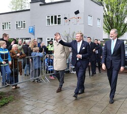 Llegada de Su Majestad el Rey y Su Majestad el Rey de los Países Bajos a la Fundación Cruyff