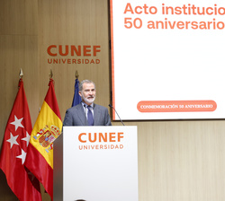 Su Majestad el Rey durante su intervención en el acto institucional conmemorativo del 50º aniversario de CUNEF Universidad
