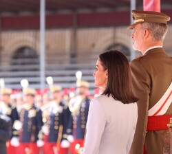 Los Reyes durante el acto de juramento dela Bandera