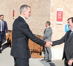 Su Majestad el Rey recibido por el presidente del Consejo General del Poder Judicial por suplencia, Vicente Guilarte