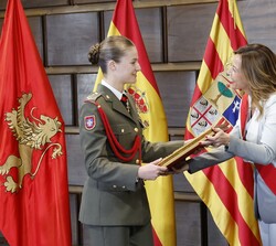 La alcaldesa entrega a Su Alteza Real la Princesa de Asturias el título de hija adoptiva de Zaragoza