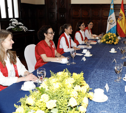 Vista general del desayuno de trabajo ofrecido por S.E. la Primera Dama de la República de Guatemala en honor de Su Majetad la Reina