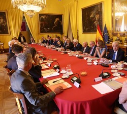 Desarrollo de la reunión del Patronato del Real Instituto Elcano de Estudios Internacionales y Estratégicos, presidida por Su Majestad el Rey