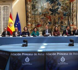 Don Felipe y Doña Letizia presiden la reunión anual con los miembros de los Patronatos de la Fundación Princesa de Asturias