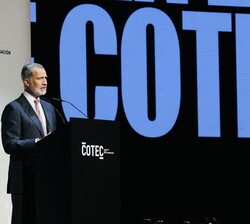Su Majestad el Rey dirige unas palabras a los asistentes al acto anual de la Innovación de Cotec
