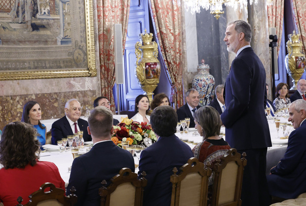 Brindis de Su Majestad el Rey en el almuerzo ofrecido con ocasión del X aniversario de Su Proclamación