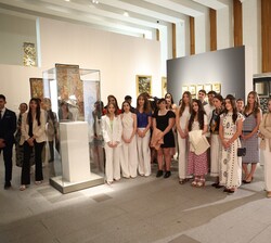 Sus Altezas Reales la Princesa de Asturias y la Infanta Doña Sofía durante su visita a la Galería de las Colecciones Reales