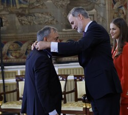 Su Majestad el Rey condecora con la Encomienda del Mérito Civil a Xosé Luis Foxo Rivas de Galicia
