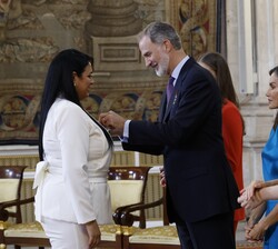 Su Majestad el Rey condecora con la Cruz de Oficial del Mérito Civil a Tamara Fernández Fernández de Principado de Asturias 