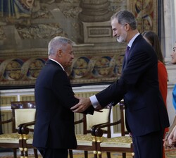 Su Majestad el Rey condecora con la Cruz de Oficial del Mérito Civil a Calixto Herrera Rodríguez de Canarias 