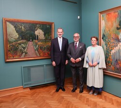 Su Majestad el Rey junto a Sus Excelencias el presidente y la primera dama de la República de Estonia