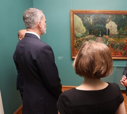 El Rey y el presidente de la República de Estonia, visitaron la exposición de pintura “España Blanca y Negra. Fortuny y Picasso”, en el Mu