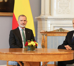 Su Majestad el Rey con el Presidente de la República de Lituania, Gitanas Nauseda, durante su encuentro
