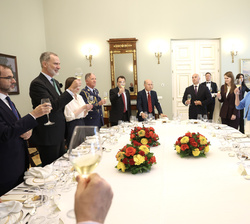 Brindis de Su Majestad el Rey en el almuerzo ofrecido por el Presidente de la República de Lituania, Agila Barzdiene