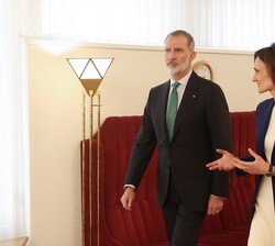Su Majestad el Rey durante su visita el Parlamento de la República de Lituania