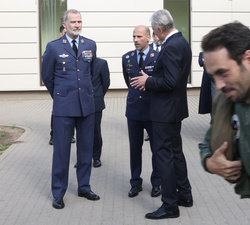 Su Majestad el Rey observa el ejercicio “Tango Scramble”, en el que se simula una alarma de intrusión en el espacio aéreo de Lituania 