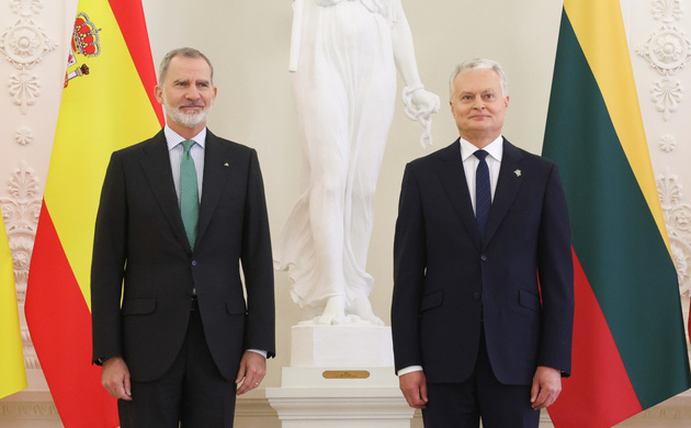 Su Majestad el Rey junto al Presidente de la República de Lituania, Gitanas Nauseda