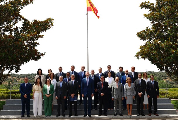 Su Majestad el Rey junto al Patronato de la Fundación Consejo España China
